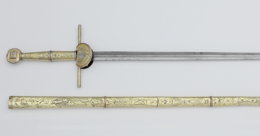 zabytkowy miecz, złocony i zdobiony ornamentem