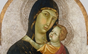 Obraz zwieńczonym półkolem przedstawiający Matkę Boską ukazana w półpostaci, podtrzymującą Dzieciątko, które obejmuje ją za szyję. Madonna ubrana w ciemnoniebieską szatę ze złotymi detalami, dzieciątko w szaty o kolorze czerwono-pomarańczowym.
