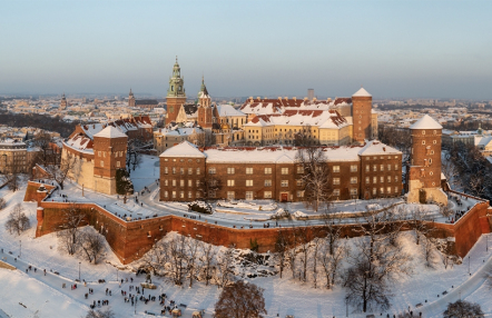 zimowy widok wzgórza wawelskiego