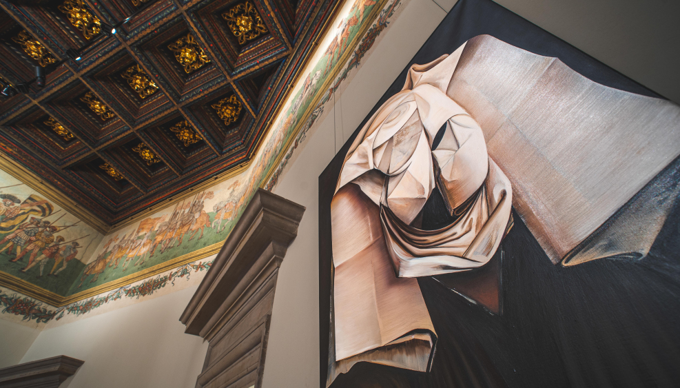 Ewa Juszkiewicz, Bez tytułu / według Rogiera van der Weydena, 2012, olej, płótno, 140 × 90 cm, Kolekcja Sztuki Galerii Bielskiej BWA